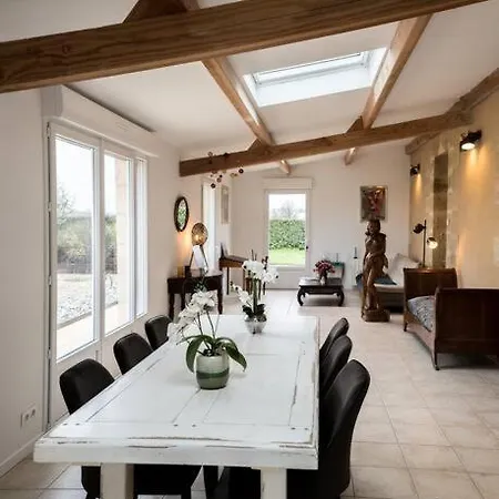 La Bastide Avec Piscine Privee, Petanque Et Climatisation Casa de Férias *