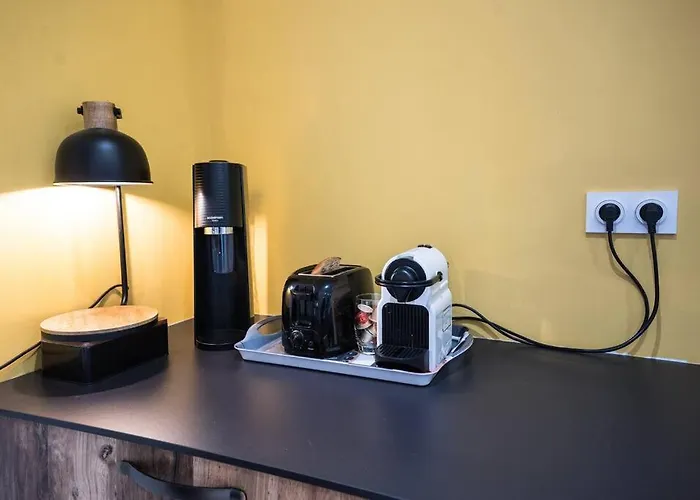 La Bastide Avec Piscine Privee, Petanque Et Climatisation Nyaraló *